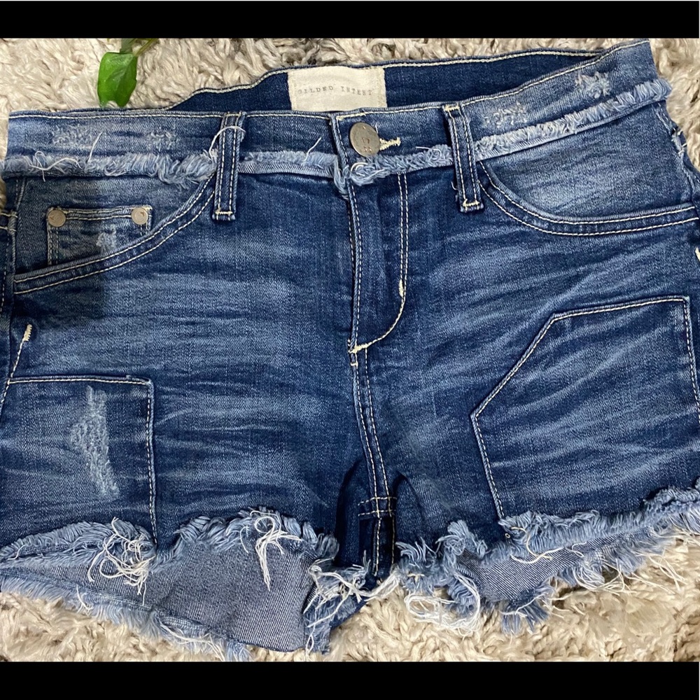 Gilded intent shorts